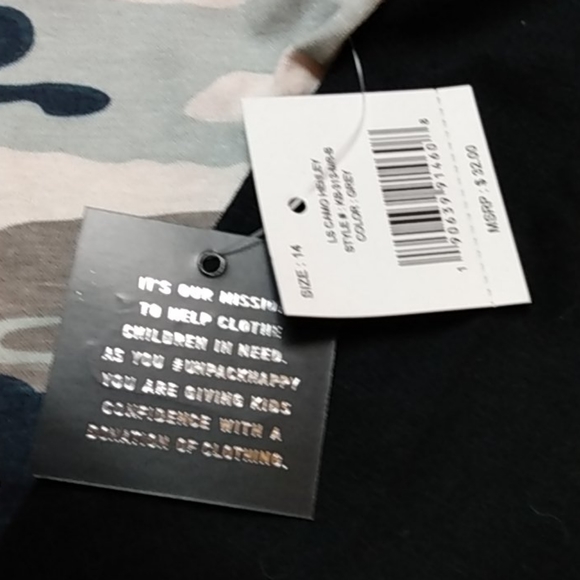 Shirt - Picture 3 of 4